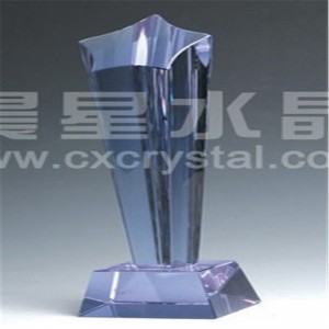 Кристаллический трофей в форме звезды